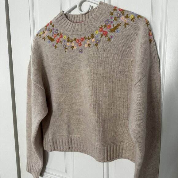 Boden Sweaters - NWT Boden Embroidered Sweater- Size Small